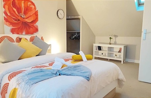 Cergy Casa | Casa-Diseñador-Baño en la habitacion-Terraza