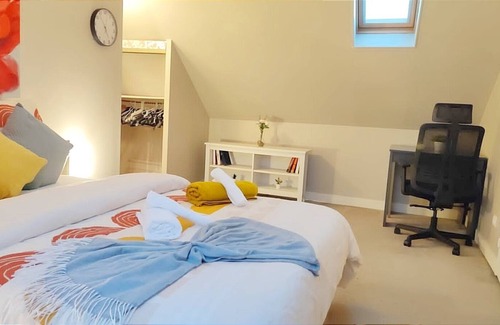 Cergy Casa | Casa-Diseñador-Baño en la habitacion-Terraza
