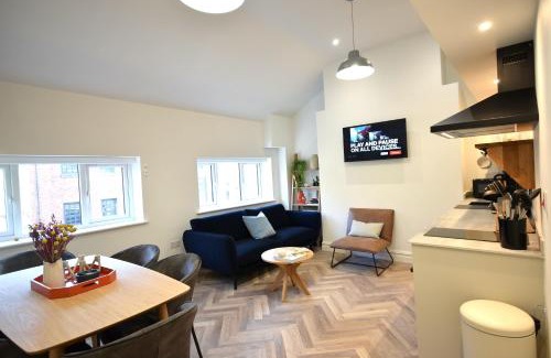 Northern Quarter Casa | CITYeSCAPE - 2BR Top Floor Penthouse NQ