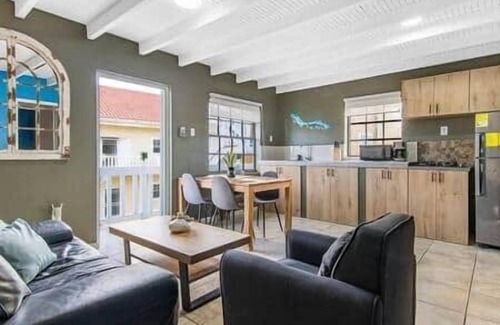 Colon Apartamento | Citylife Apartments - Pool/Free Parking/in Willemstad. Apartment J