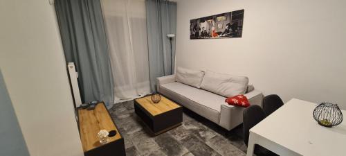 Vinnhorst Apartamento | Citynah Whg - 6 Pers., Küche, Terrasse, modern und zentral