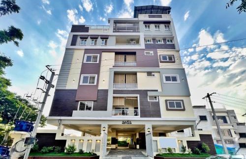 Hyderabad Apartamento | Cityscape Comfort - Stylish 3BHK Central Getaway