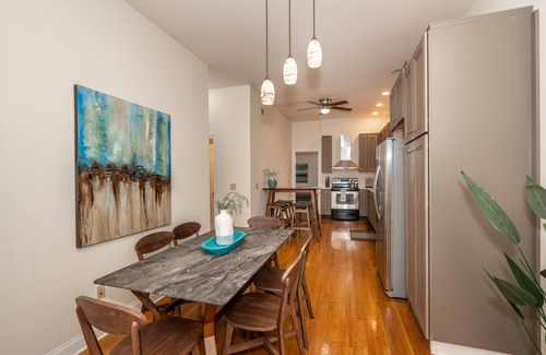 Mount Adams Casa | Cityscape Escape | Local Eateries