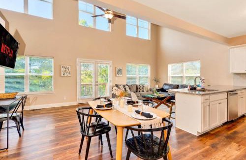 Chattanooga Casa | Cityscape Haven at Missionary Ridge with a hot tub