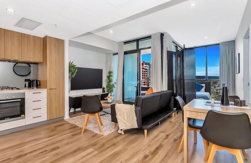 Adelaide Central Business District Apartamento | Cityscape Haven - CBD retreat w/ Hotel Amenities