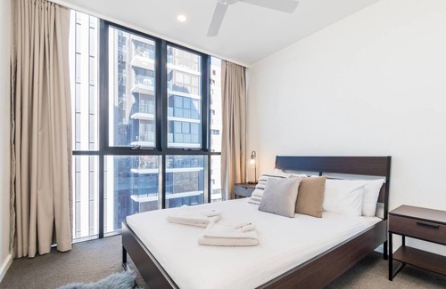 Woolloongabba Apartamento | Cityscape Serenity with Pool near Gabba and CBD