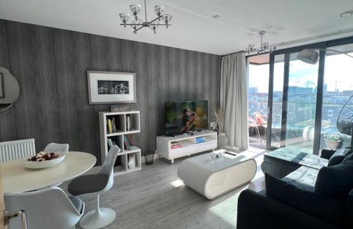 Royal Docks Apartamento | Cityscape Serenity: 10th Floor Oasis near City Airport, Excel & 02