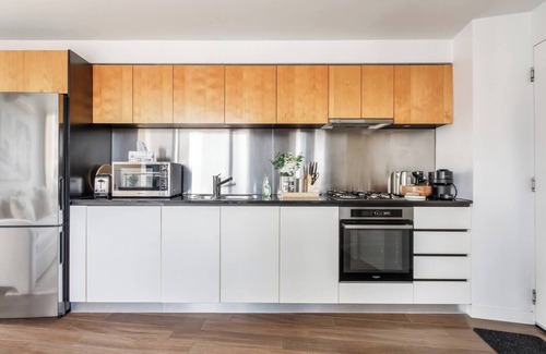 Chinatown Apartamento | Cityscope Stylish CBD Pad with a View