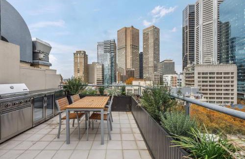 Chinatown Apartamento | Cityscope - Stylish CBD Pad with a View