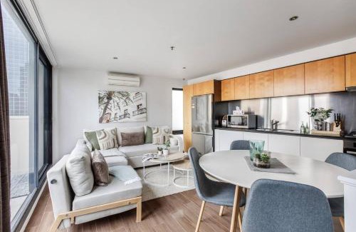 Chinatown Apartamento | Cityscope - Stylish CBD Pad with a View
