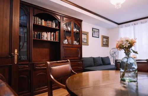 Maria Auxiliadora Apartamento | Clásico en el centro de Vigo by CABANA Rentals