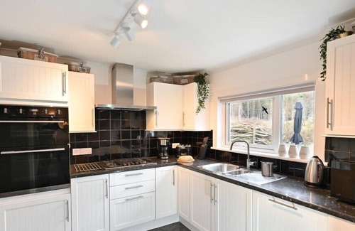 Alvie Cabaña | CLACH MHOR AND ANNEX, pet friendly, with open fire in Aviemore