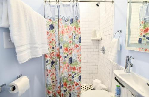 Seventh Ward Casa | Claiborne Historic Guest House-economy rear unit