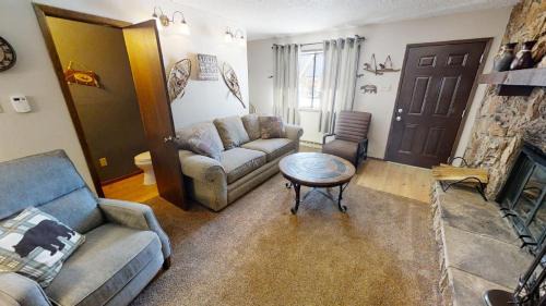 Red River Casa | Claim Jumper A-Frame 4 - WiFi - Washer - Dryer - Wood Burning Fireplace