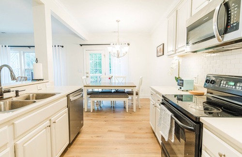 Umstead Casa | Claire's Charming Home near RDU and RTP