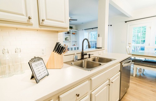 Umstead Casa | Claire's Charming Home near RDU and RTP