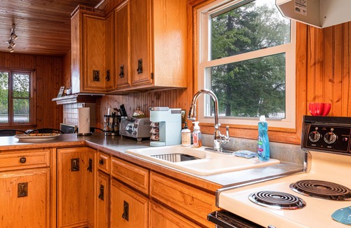 Alden Cabaña | Clam Lake Waterfront Cottage