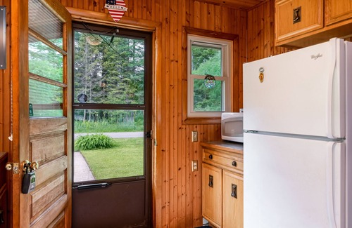 Alden Cabaña | Clam Lake Waterfront Cottage