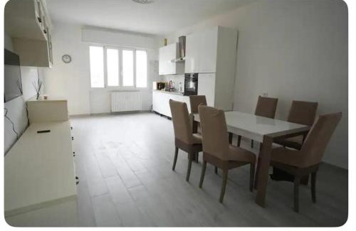 Limbiate Casa | Clapa house medium