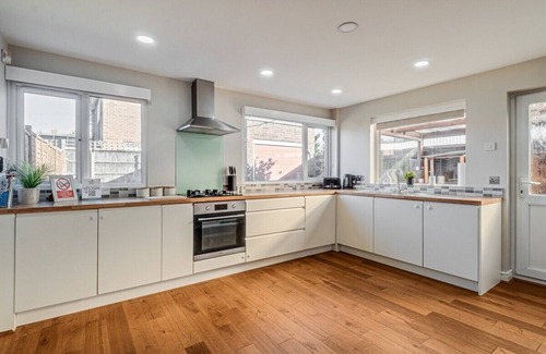 Clapham Casa | Clapham House by Our Home Short Stays
