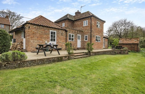 Melton Constable Casa | Clare Cottage - Tres Habitaciones Casa, Capacidad 8