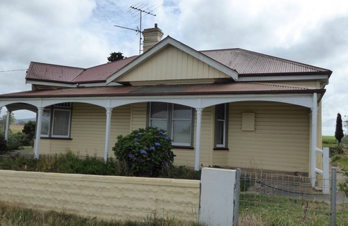 Derby Casa | Claremont Farmhouse - Derby, TAS
