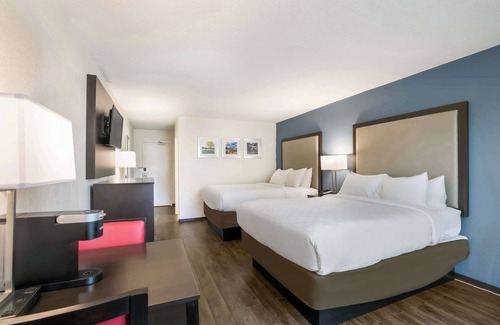 Maggie Valley Hotel | Clarion Hotel Conference Center
