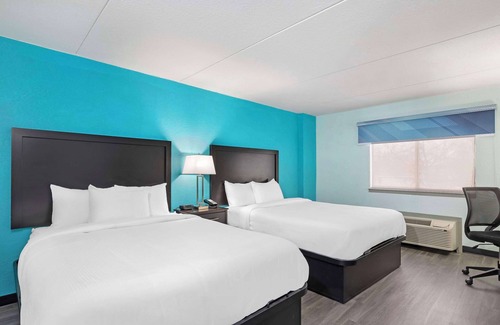 Des Moines Hotel | Clarion Inn Des Moines Airport