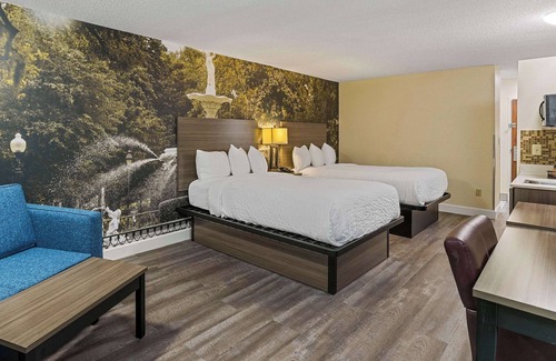 Savannah Hotel | Clarion Pointe Savannah Gateway I-95
