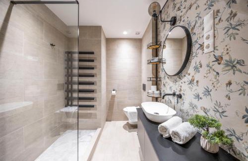 Budavar Apartamento | Clark & Chain Charm Grand Suite with Castle View