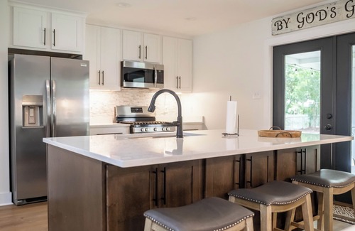 Ocean Springs Casa | Clark Cottage - With Golf Cart! 1 mile ride to the beach & Dtown Ocean Springs!