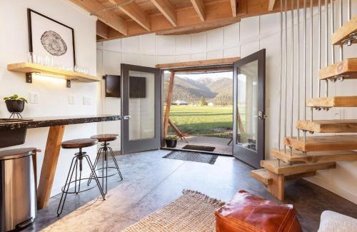 Kalispell Casa | Clark Farm Silos - 5 Silo Mountain View Retreat