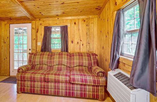 Clarkson Casa | Clarkson Cabin - 17 Mi to Mammoth Cave Natl Park!