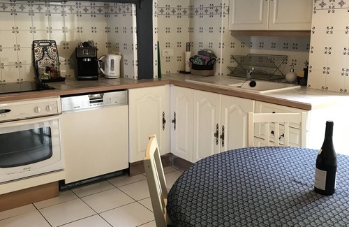 Pays-de-Belves Casa | Classé 3 Étoiles Avec Terrasse et Garage en Centre Village