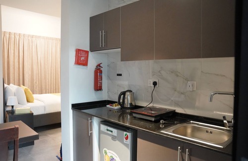 Al Quoz Apartamento | Classic 1Bedroom Apartment with AC, wireless free internet nearing ADCB metro.