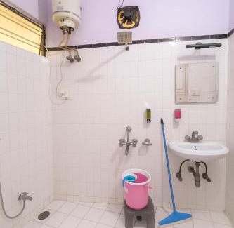 Himayatnagar Apartamento | Classic 4 BHK