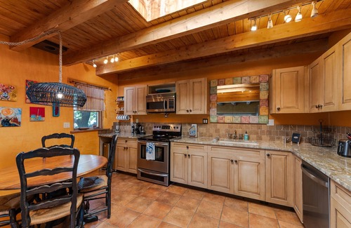 Canada de los Alamos Casa | Classic Adobe Desert Home, Stunning Mountain Views, Rustic Luxury