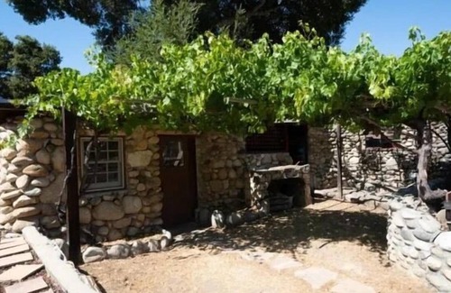 Carmel Valley Casa | Classic adobe home comfortably nestled in the heart of Carmel Valley