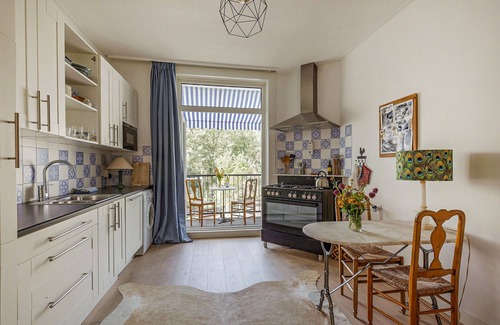 De Pijp Apartamento | Classic apartment with two balconies