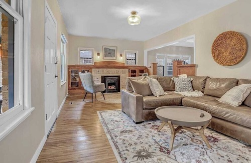 Washington Park West Casa | Classic Bungalow in Wash Park