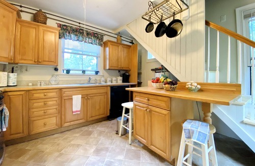 North Falmouth Casa | Classic Cape Cod Cottage