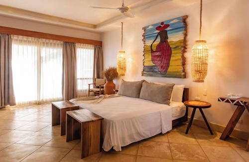 Little Corn Island Hotel | Classic Casita, Yemaya Reefs, Beachfront Haven, Relaxation in Little Corn Island