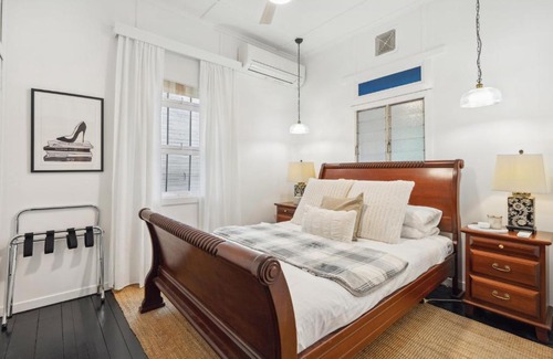 Nundah Casa | Classic Charm 3-Bed Family Home by Oxenham Park