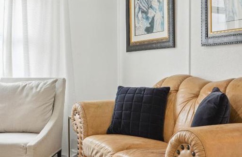 Nundah Casa | Classic Charm 3-Bed Family Home by Oxenham Park