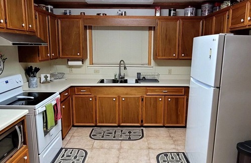 Canyon Lake Cabaña | Classic Charm Close To Lake