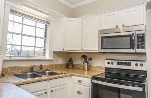 Grand Bay Casa | Classic Colonial Home near Main Street