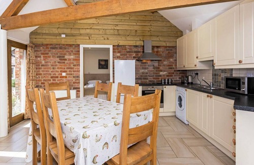 Shellingford Cabaña | Classic Cotswolds Home near Littleworth