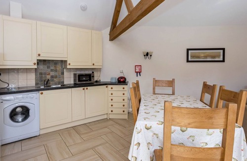 Shellingford Cabaña | Classic Cotswolds Home near Littleworth