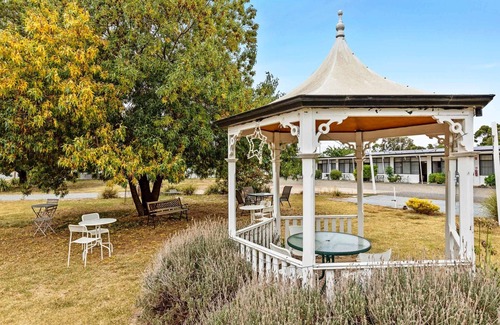 Strathmerton Casa | Gazebo Motor In Room 11 - Habitación Classic Country Motel cerca de Murray con Wifi