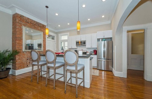 Walnut Hills Apartamento | Classic Elegant 2 Bedroom 2 Bath near Eden Park